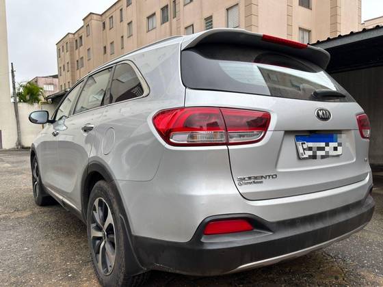 KIA SORENTO 3.3 V6 GASOLINA EX 7L AUTOMATICO KIA SORENTO 3.3 V6 GASOLINA EX 7L AUTOMATICO